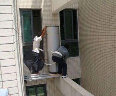 前锋空气能热水器修理现场